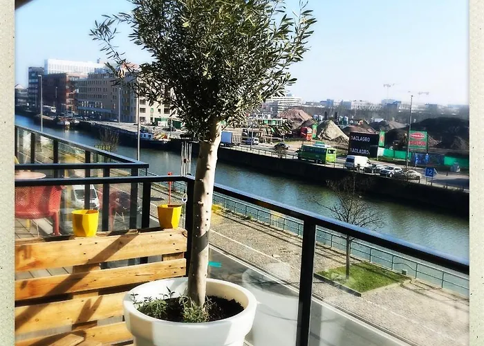 Cozy Two Bedroom Apartment Near City Centre Gent