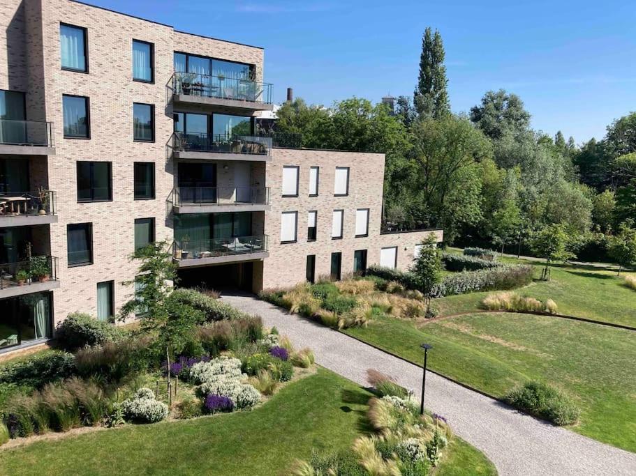 Cozy Two Bedroom Near Centre Gand