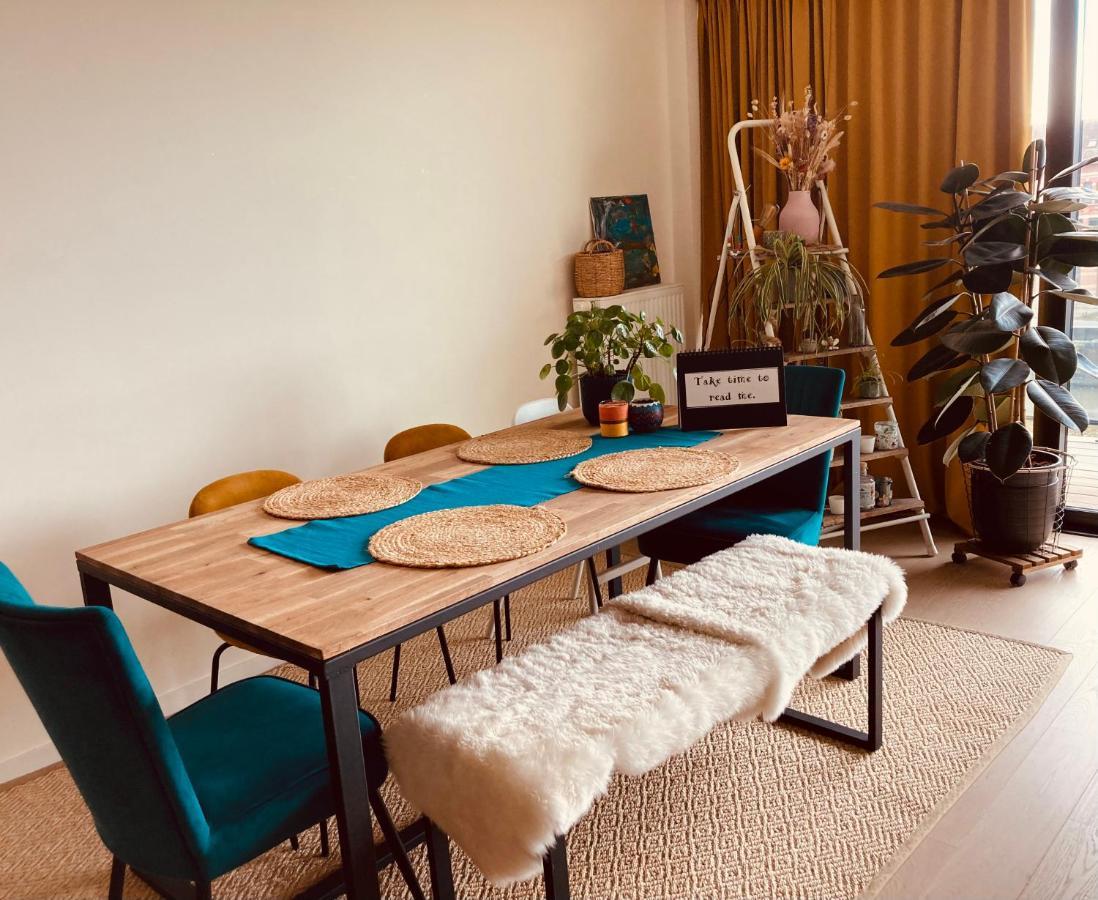 Cozy Two Bedroom Near Centre Appartement *